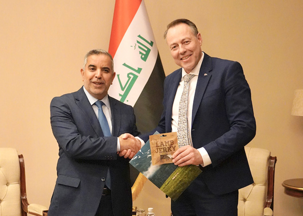 Landbúnaðarráðherra Íraks gæddi sér á lambakjöti
