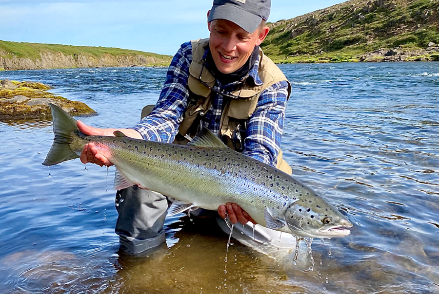 Gunnar Örn Petersen við veiðar í Sandá í Þistilfirði.