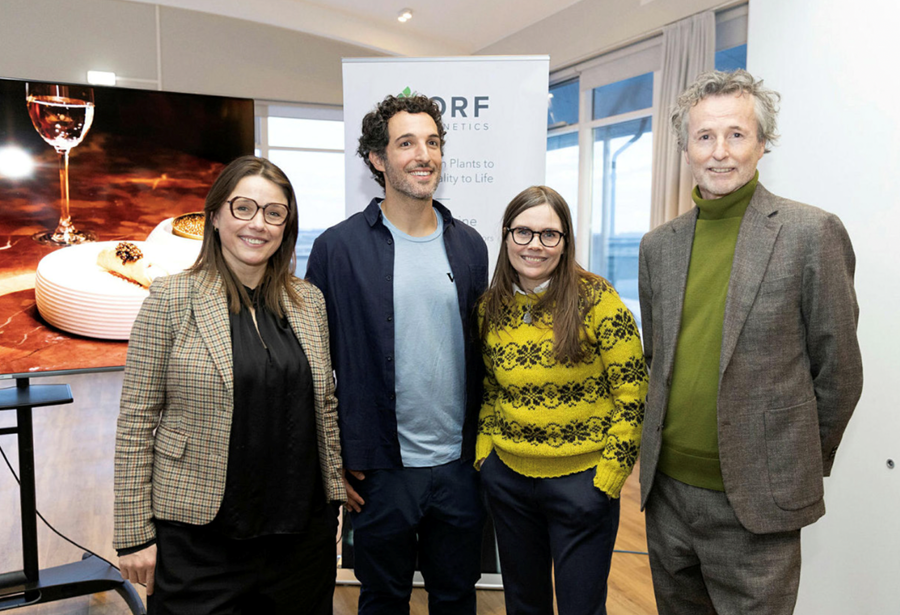 Vistkjötssmökkun á Evrópuvísu: F.v. Berglind Rán Ólafsdóttir, forstýra ORF Líftækni, George Peppou, forstjóri Vow, Katrín Jakobsdóttir forsætis- og matvælaráðherra og Björn Lárus Örvar, einn stofnenda ORF Líftækni.