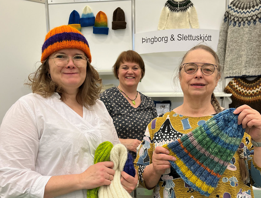 Svanhildur Pálsdóttir, viðburðastjóri Prjónagleðinnar á Blönduósi, Margrét Jónsdóttir og Katrín Andrésdóttir á síðustu hátíð.