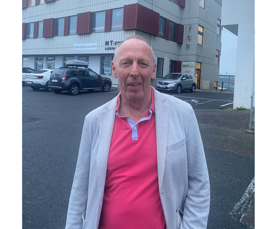 Júlíus Sigurjónsson.