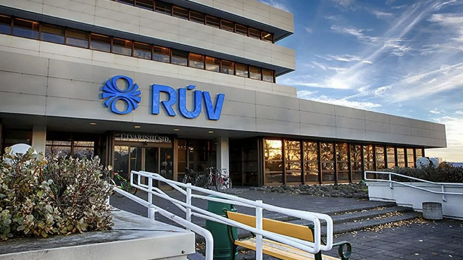 RÚV og einkamiðlarnir