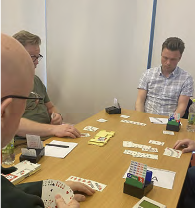 23 slagir í einu spili