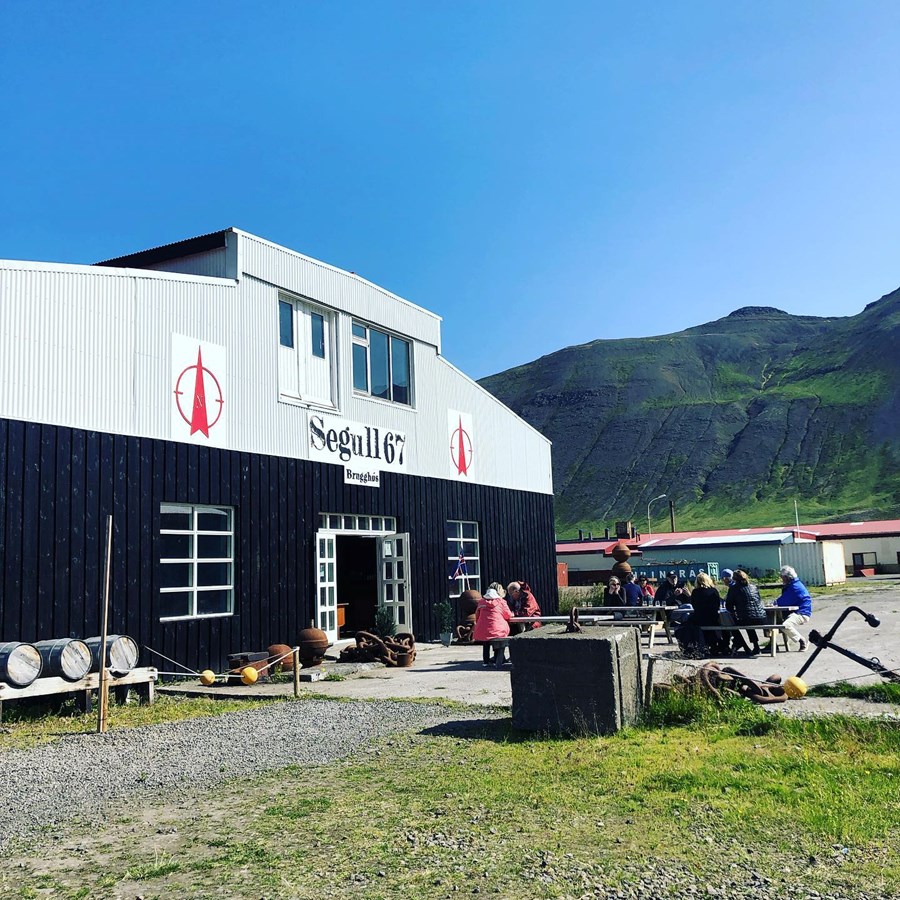 Segull 67 er staðsett á Siglufirði en talan 67 er samofin sögu fjölskyldu stofnandans.