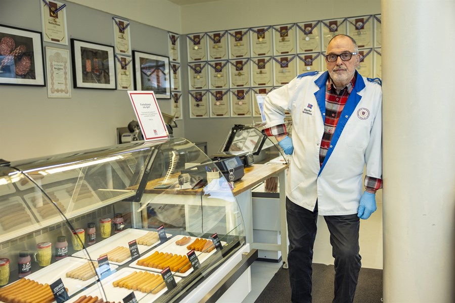 Sigurður Haraldsson, eigandi Pylsumeistarans, hefur einsett sér að nota alfarið íslenskt kjöt í sína framleiðslu. Hann hefur nokkrum sinnum hlotið titilinn Kjötmeistari Íslands.  Mynd / ál