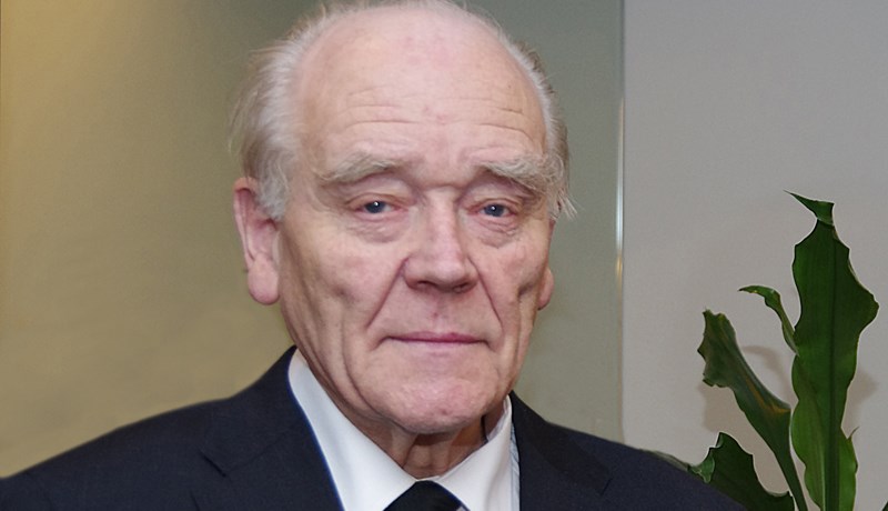 Unga fólkið og andlitin 300 á heilsíðu Morgunblaðsins