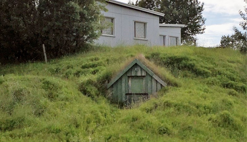 Merkar minjar um sögu manngerðra hella sem brýnt er að varðveita