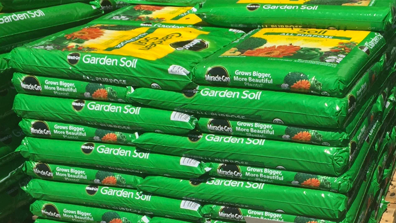 Engir gæðastaðlar né eftirlit með íslenskri mold sem seld er til neytenda