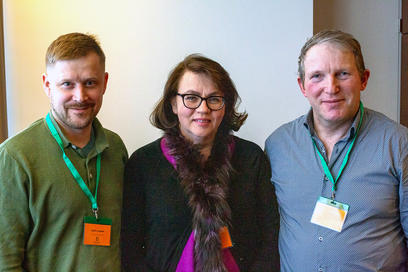 Sex minkabú eftir á landinu