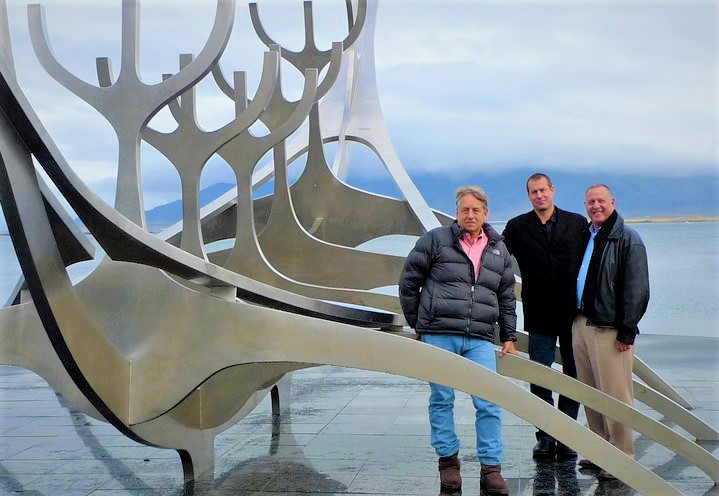 Upphefðin kemur að utan