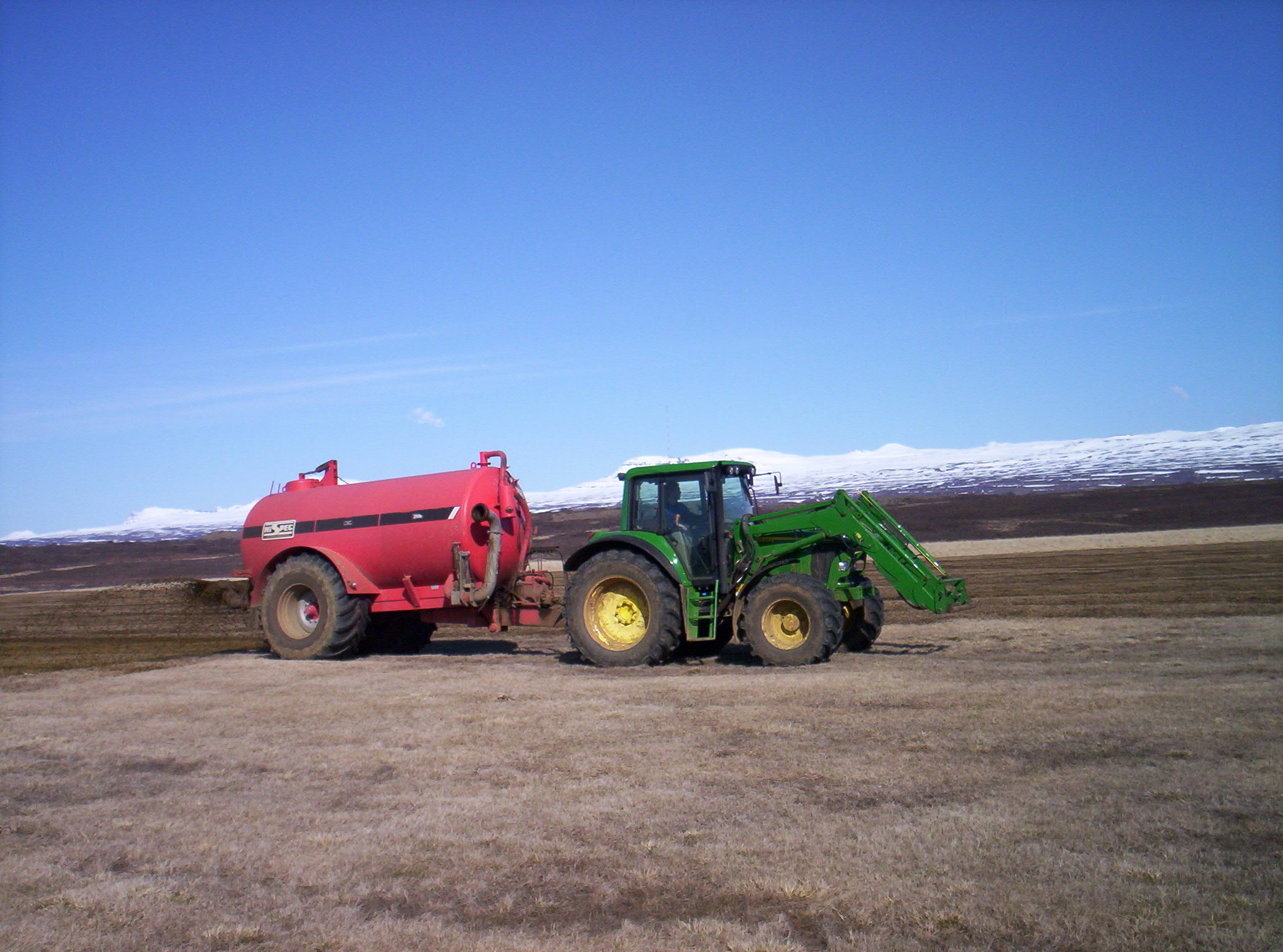 Ólöglegt að ráða sjálfboðaliða í efnahagslega starfsemi