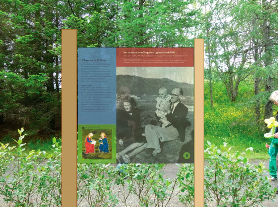 Einn af fyrirhuguðum menningarveggjum á útisýningu í Lystigarðinum í Hveragerði. Á meðfylgjandi mynd, veggurinn um um Jóhannes úr Kötlum. Hægt verður að sækja flutning Sóleyjarkvæða í appi sem fylgir sýningunni. Hver menningarveggur hefur sína sérstöðu og