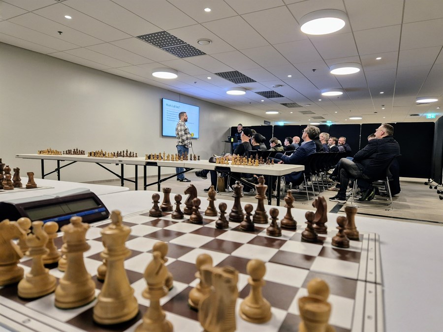 Frá skákfyrirlestri hjá Taflfélagi Garðabæjar