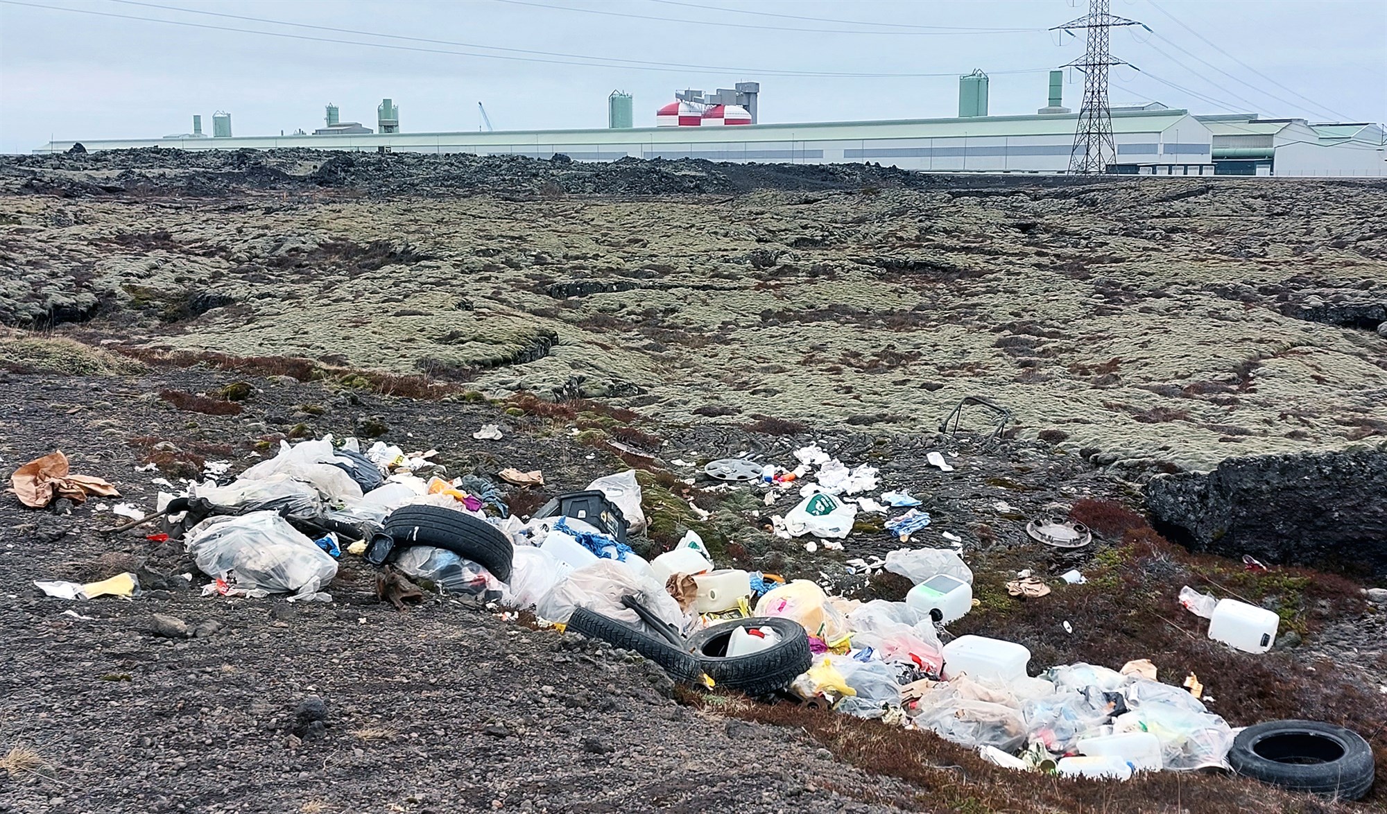 Fegrum umhverfi&#240;, umgengni vi&#240; landi&#240; m&#230;tti vera betri