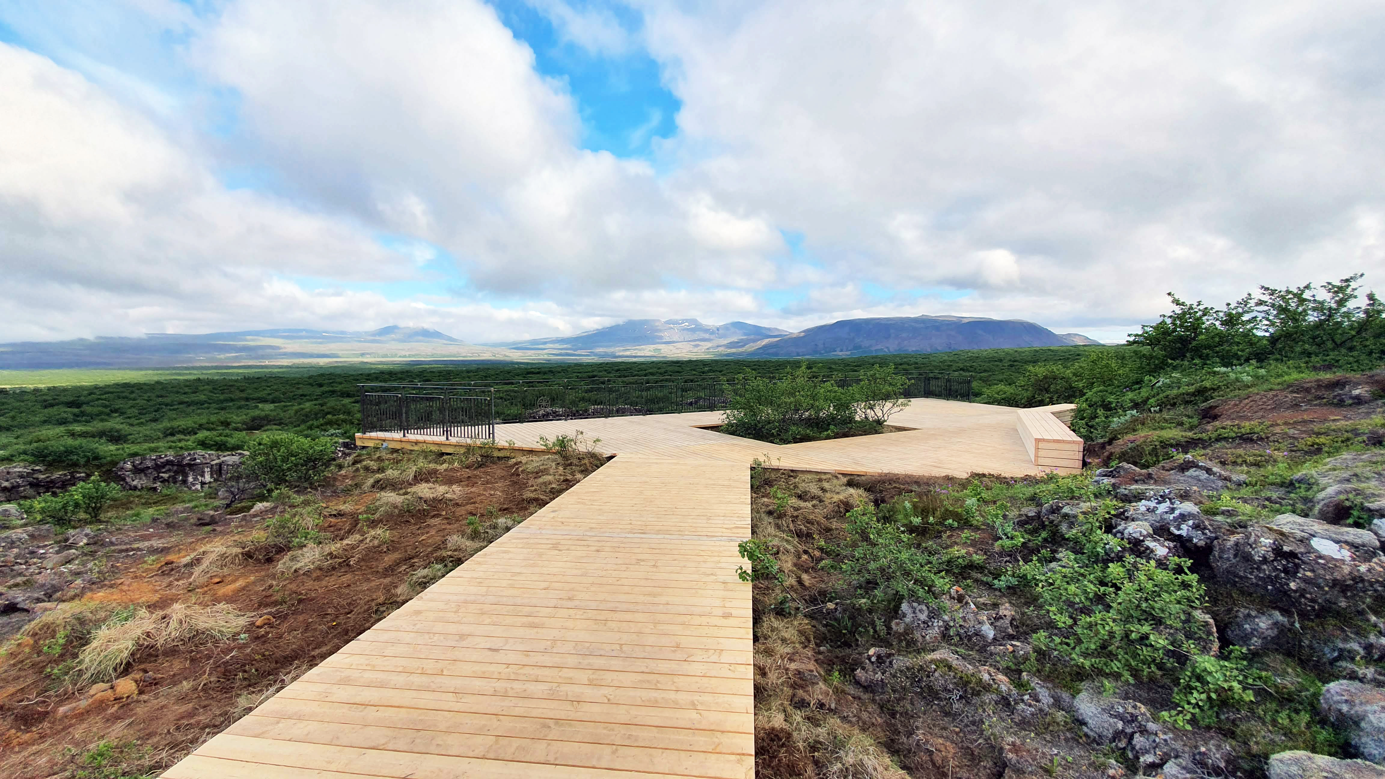 Nýr glæsilegur útsýnispallur við Hrafnagjá á Þingvöllum