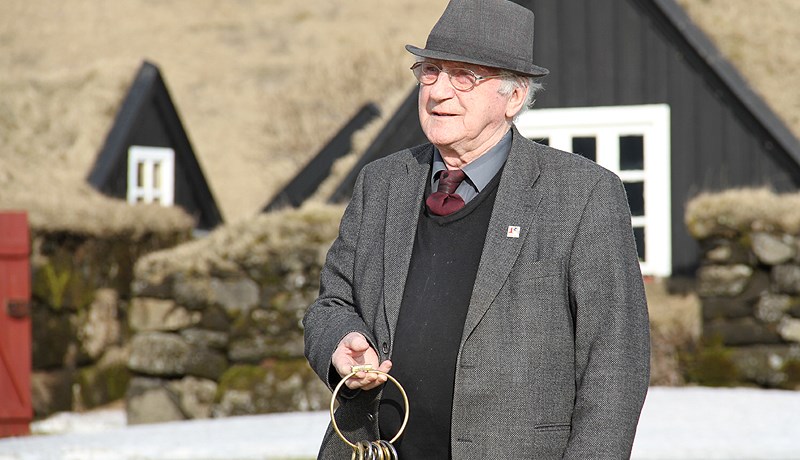 Þegar dannebrogsmaðurinn mælir Guð