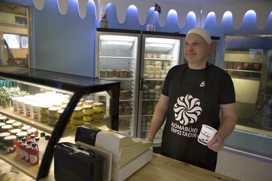 Skyrsýning og skyrbar á Erpsstöðum