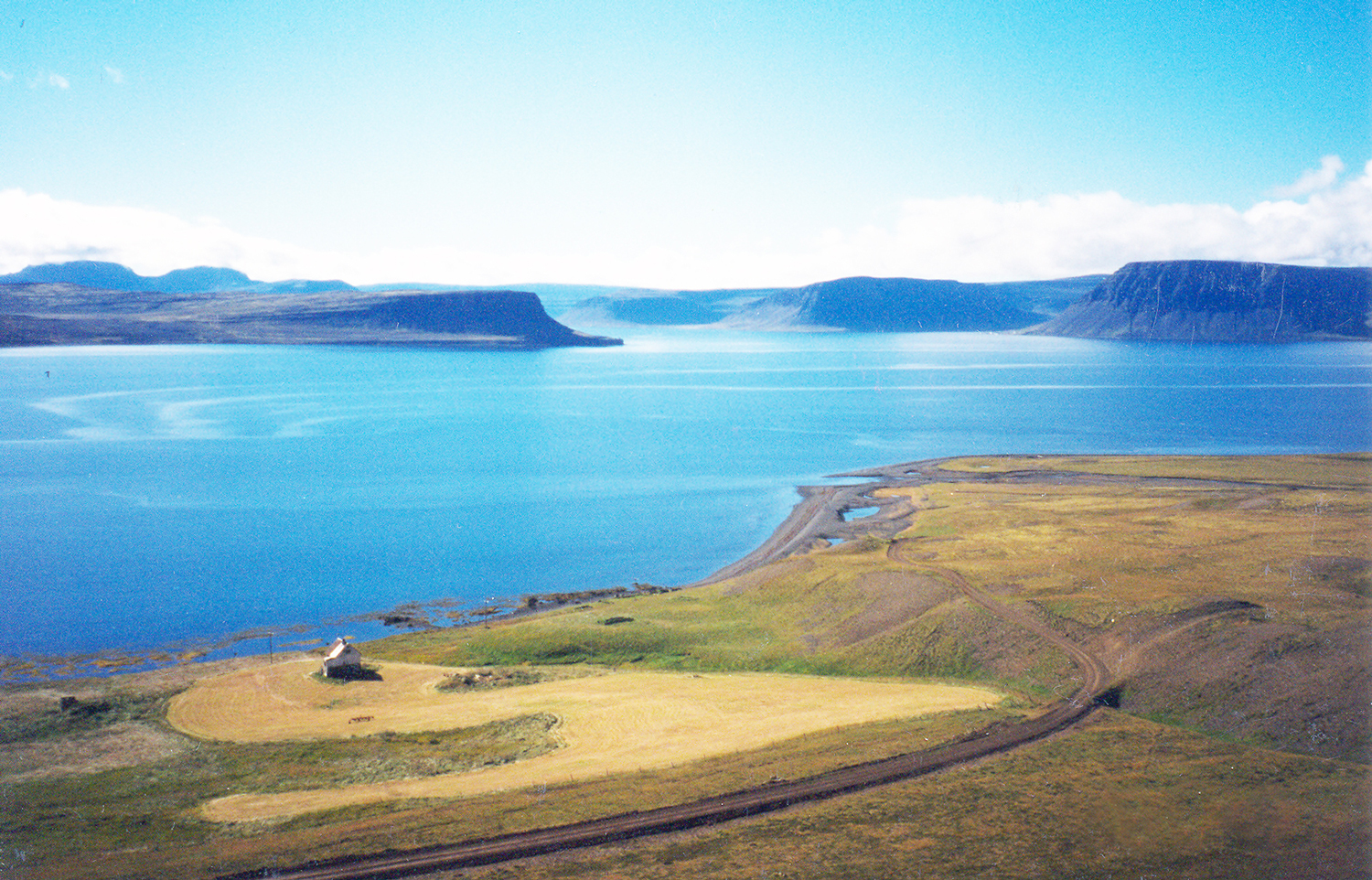 Háskólafólk úti að aka í Vestfirsku Ölpunum
