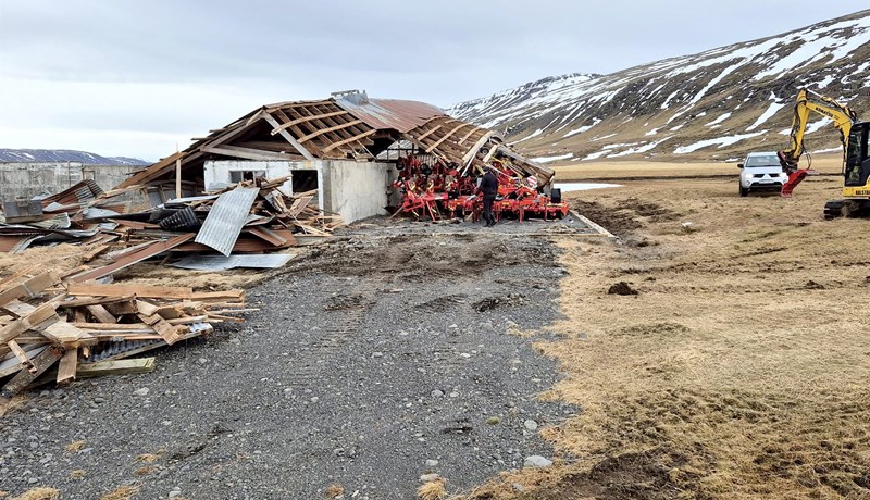 Hlaða hrundi í Borgarfirði