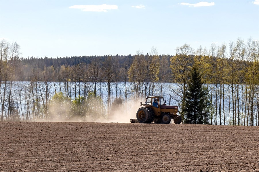 Finnsku bændasamtökin vilja koma í veg fyrir andlega vanlíðan bænda sem má oft rekja til þess að ekki hafi verið vandað til verka við kynslóðaskiptin.