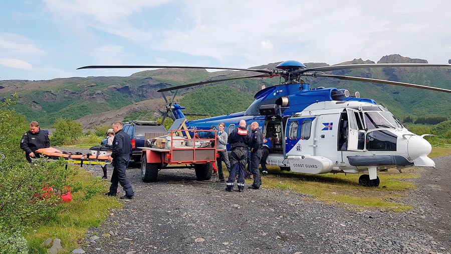 Flutningurinn skipulagður í upphafi dags. Landhelgisgæslan flutti hópinn frá Básum og upp á Tungnakvíslarjökul, auk þess að ferja hópinn á milli stöðva einu sinni.