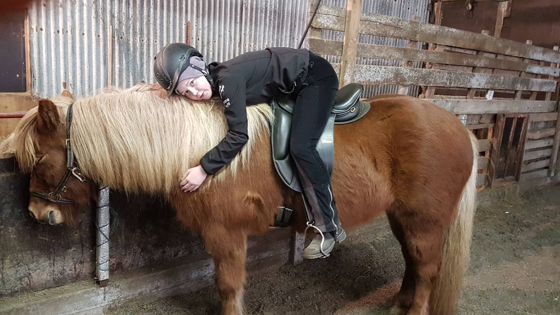 Elskar hesta og frjálsar