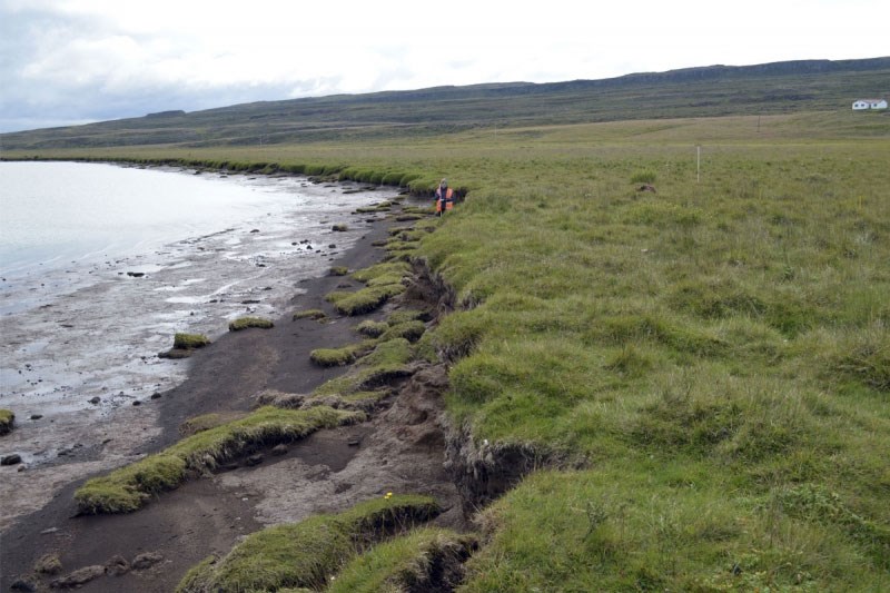 Við Dagverðargerði hefur landbrot verið mikið og talsvert af grónu landi farið í fljótið.