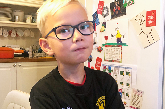 Stefnir á atvinnu­mennsku í fótbolta