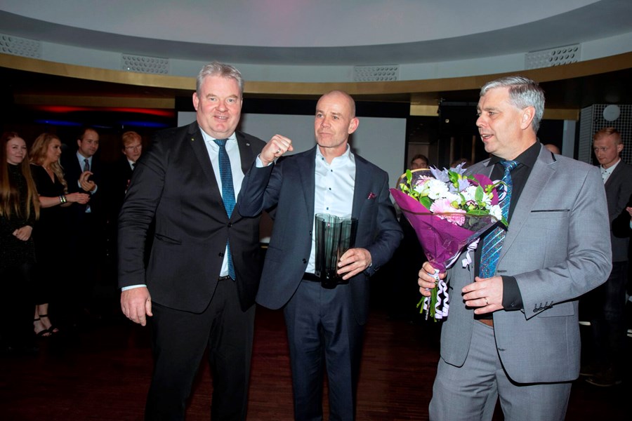 Sigurður Ingi Jóhannsson ráðherra, Jóhann R. Skúlason, knapi ársins, og Lárus Ástmar Hannesson, formaður Landssambands hestamanna á Uppskeruhátíðinni.