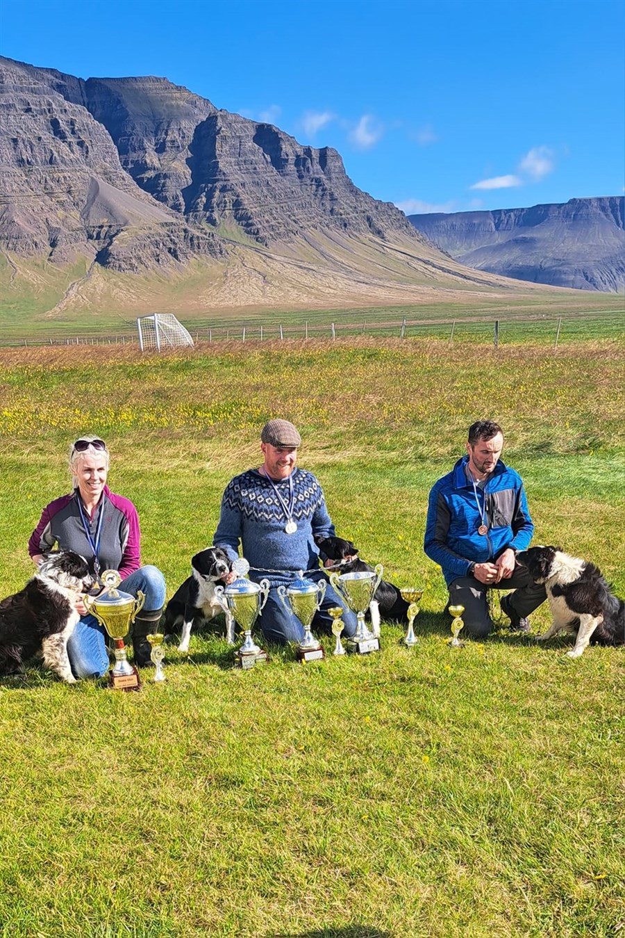 Sigurvegarar landskeppni Smalahundafélags Íslands í fyrra.