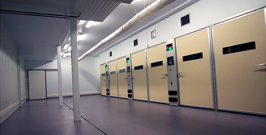 Hér má sjá útungunarvélarnar hjá fyrirtæki Nils Steinsland. Um 90 prósent af útungunareggjum sem koma til Íslands eru frá Noregi, en ef ekki tekst að fá afhent þaðan er einnig sent frá Danmörku og Finnlandi.