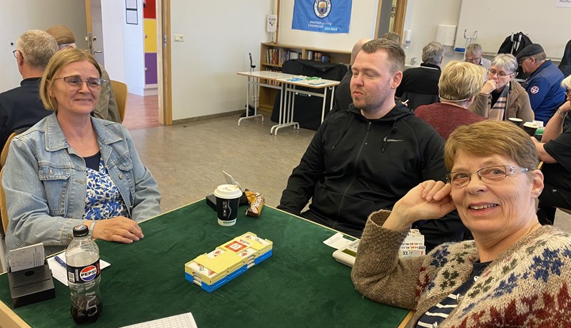 Valdísarkonur tóku karla í bakaríið