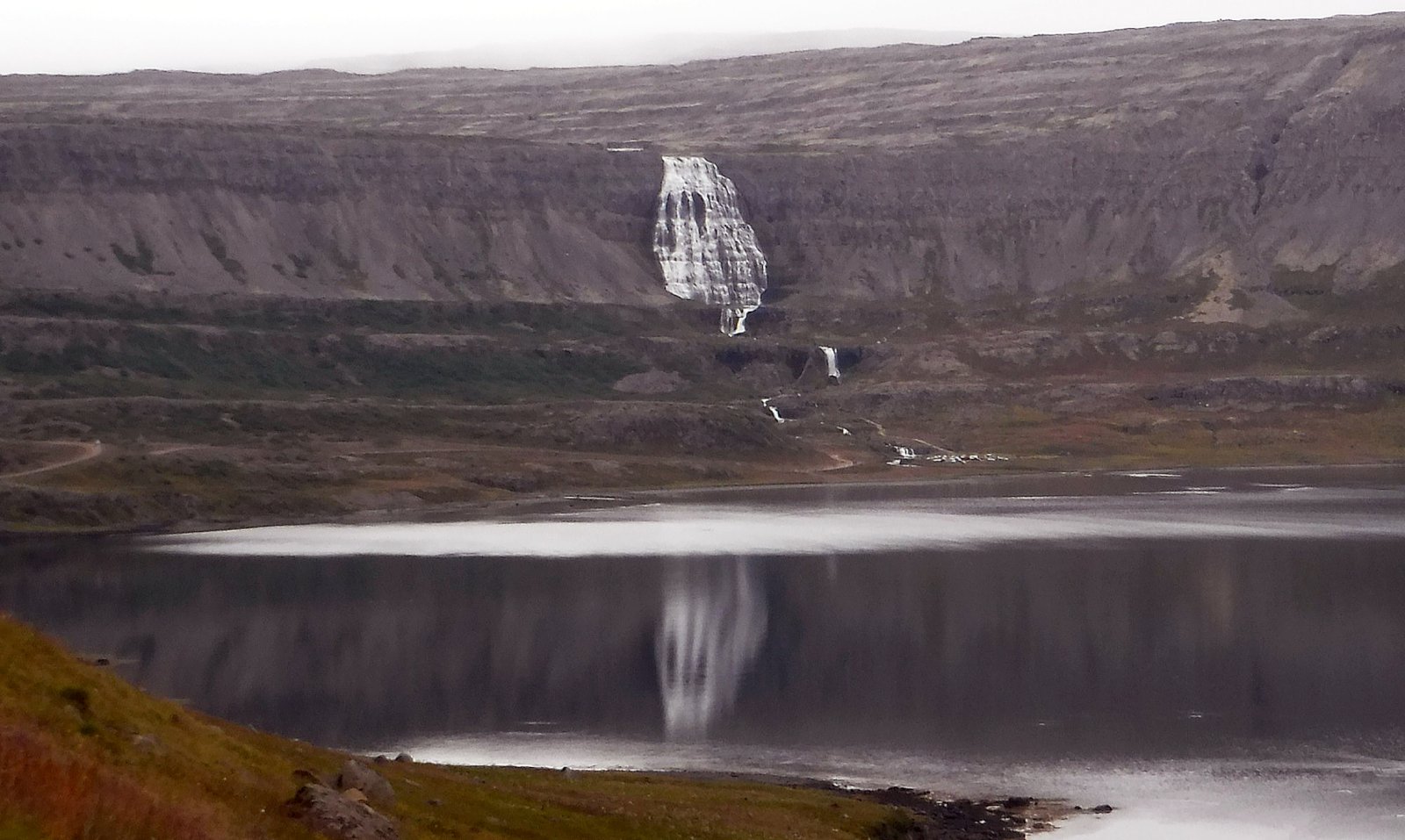 Sumar innfluttar vörur lækka og aðrar ekki