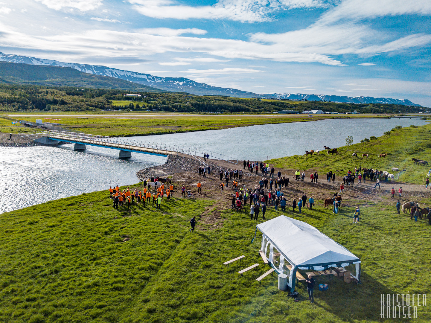 Ný brú yfir Eyjafjarðará heitir Vesturbrú