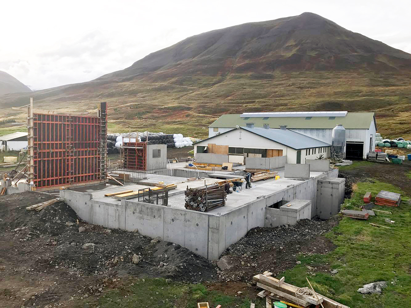 Spurning um að hrökkva eða stökkva