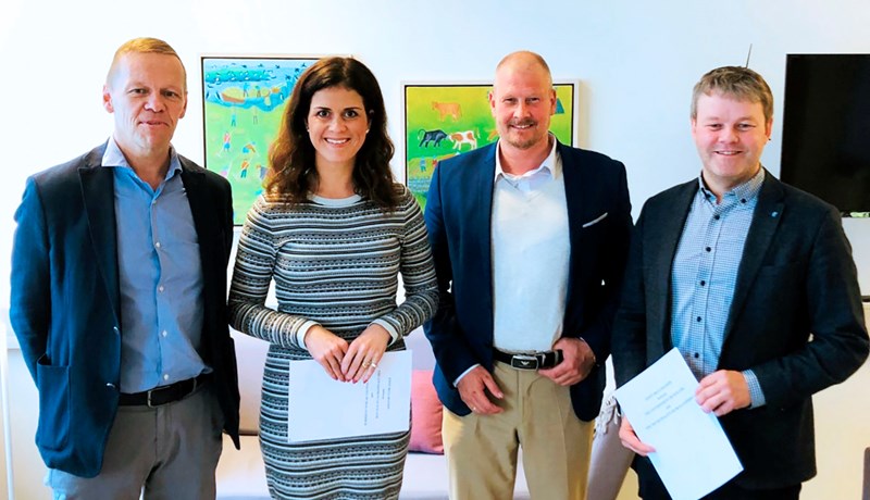 Viljayfirlýsing um uppbyggingu koltrefjaverksmiðju