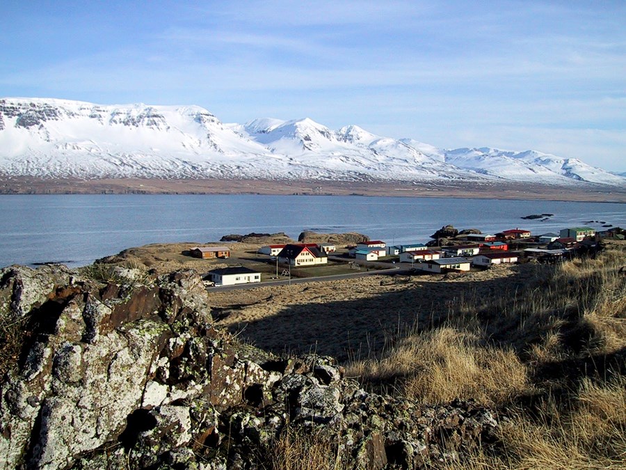 Vopnafjörður. Sláturfélag Vopnfirðinga hættir rekstri en forsvarmenn félagsins vonast til að unnt verði að gera upp allar skuldir með sölu eigna. Að því búnu verði félaginu slitið.