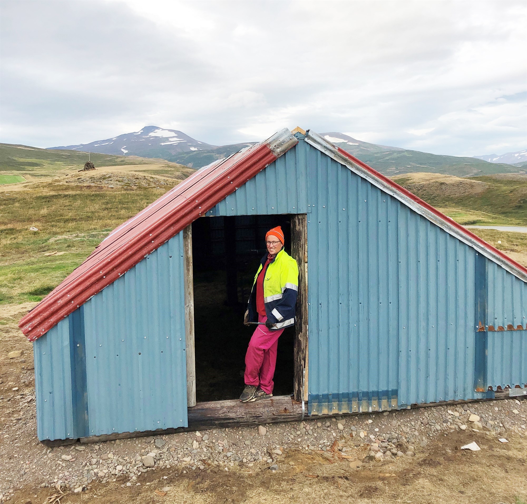 Reisa vorhús til að skýla lambfé í vorhretum